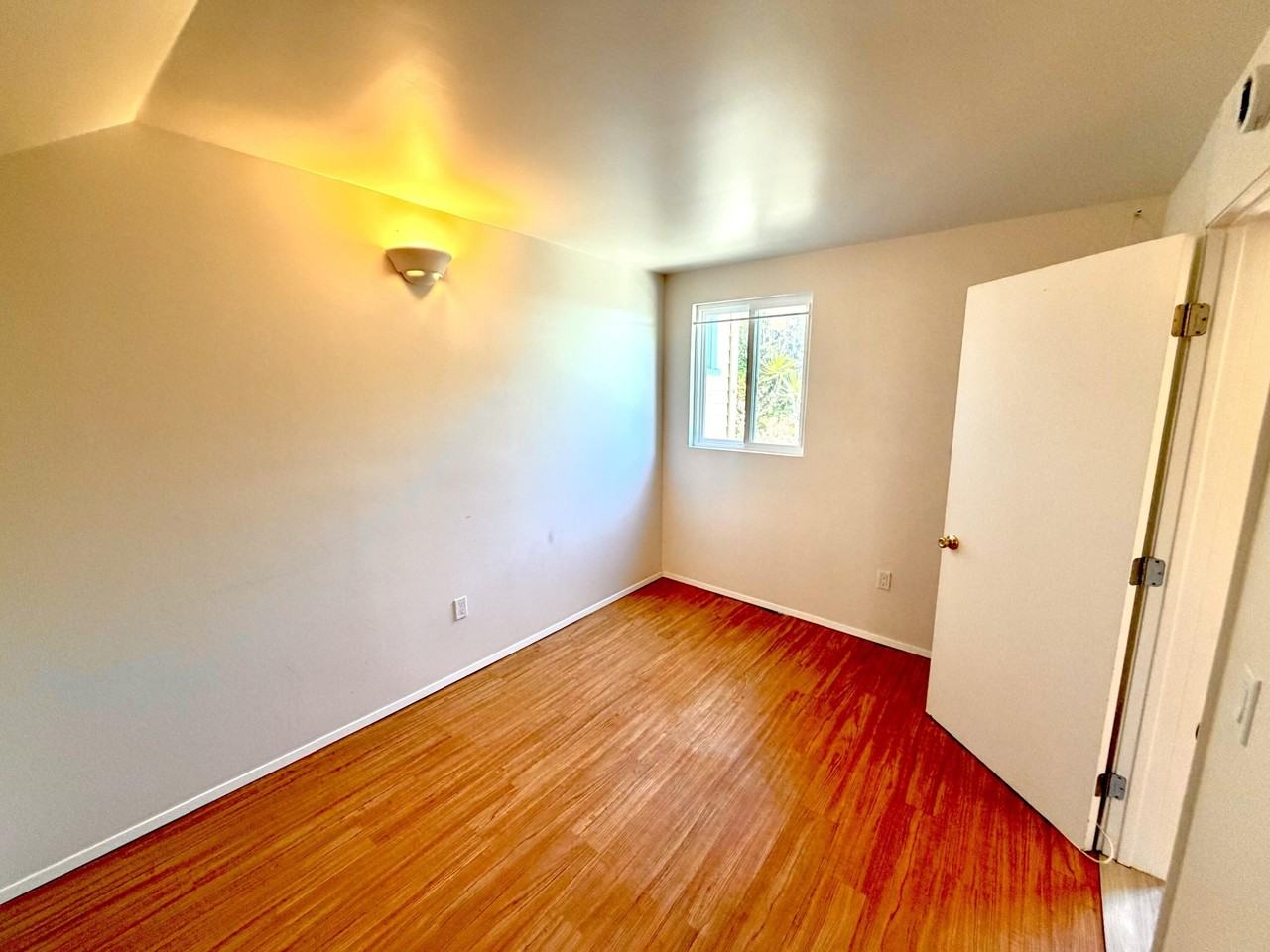 1816 Gillespie St - Photo 4 of 9