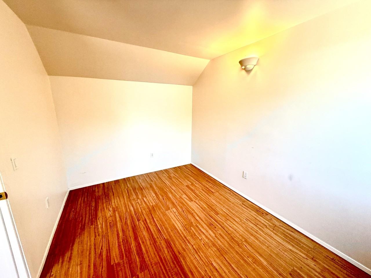 1816 Gillespie St - Photo 5 of 9