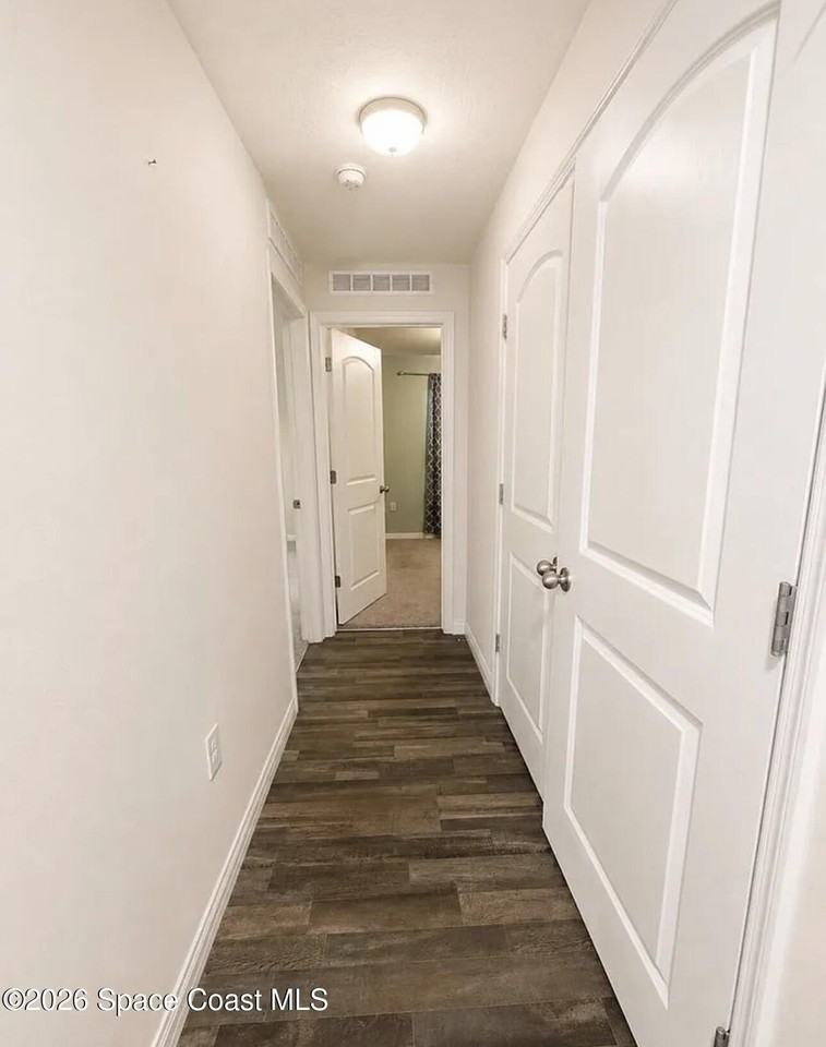 251 Breakwater St Se - Photo 4 of 16