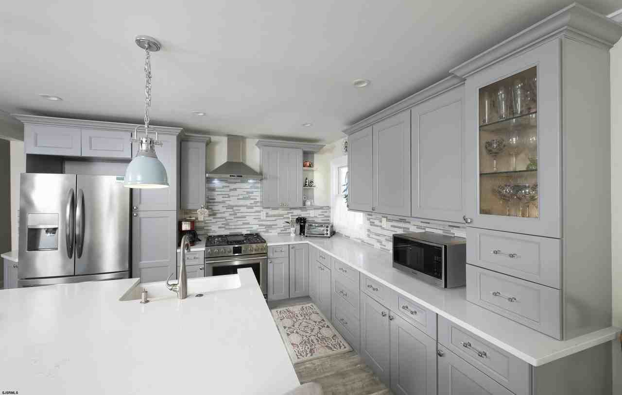 220 N 35th Ave - Photo 6 of 31