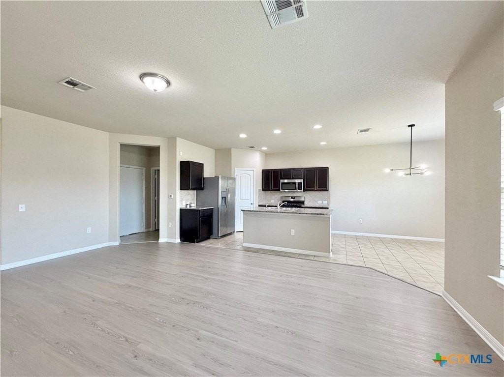 1416 Fort Dessau Rd - Photo 6 of 32