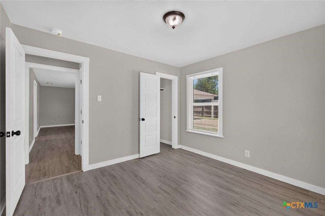 921 Stetson Ave - Photo 3 of 18