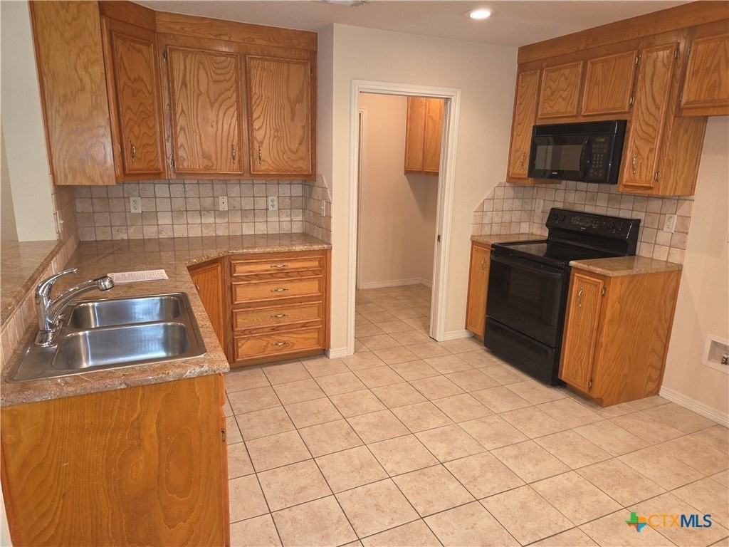 5209 Foxhill Rd - Photo 4 of 11