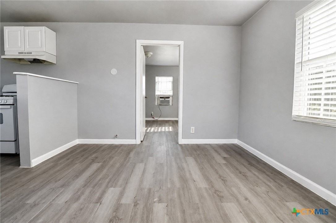 122 W Avenue A - Photo 4 of 15