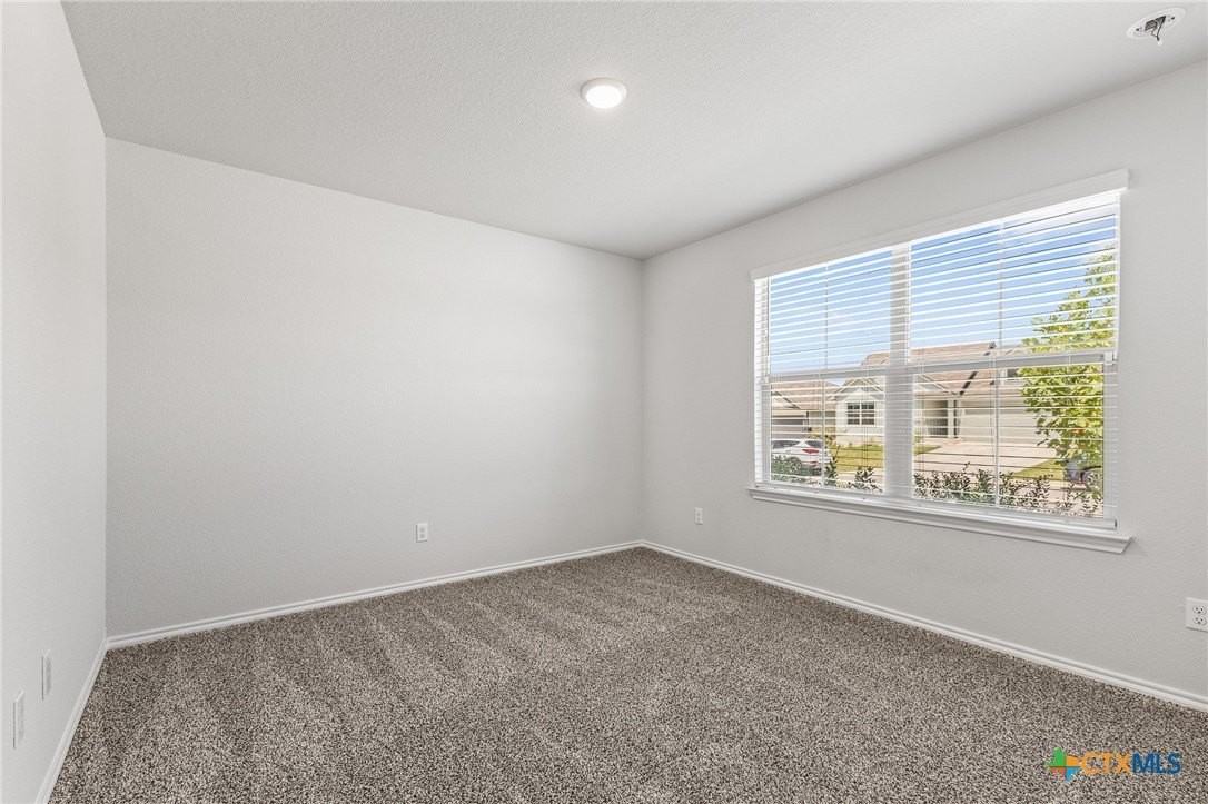 1427 Brookfield St - Photo 5 of 36