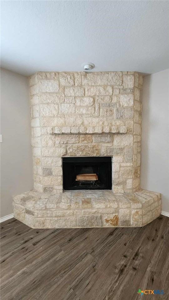 2410 Fayette Dr - Photo 7 of 24