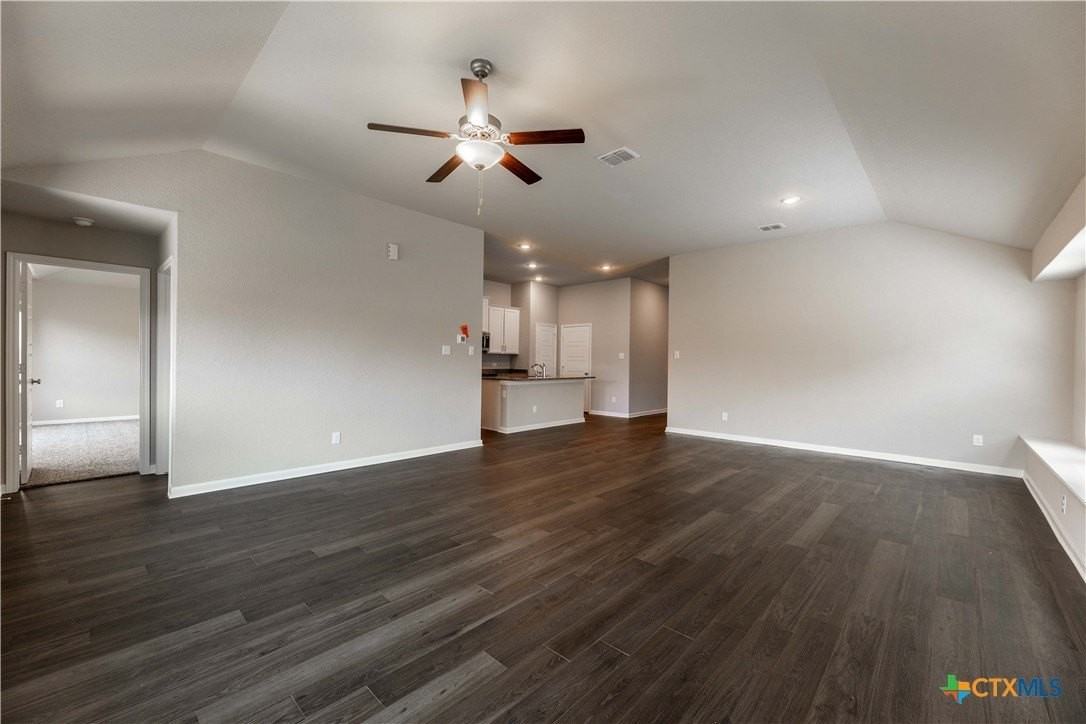 1120 Eagle Xing - Photo 2 of 24