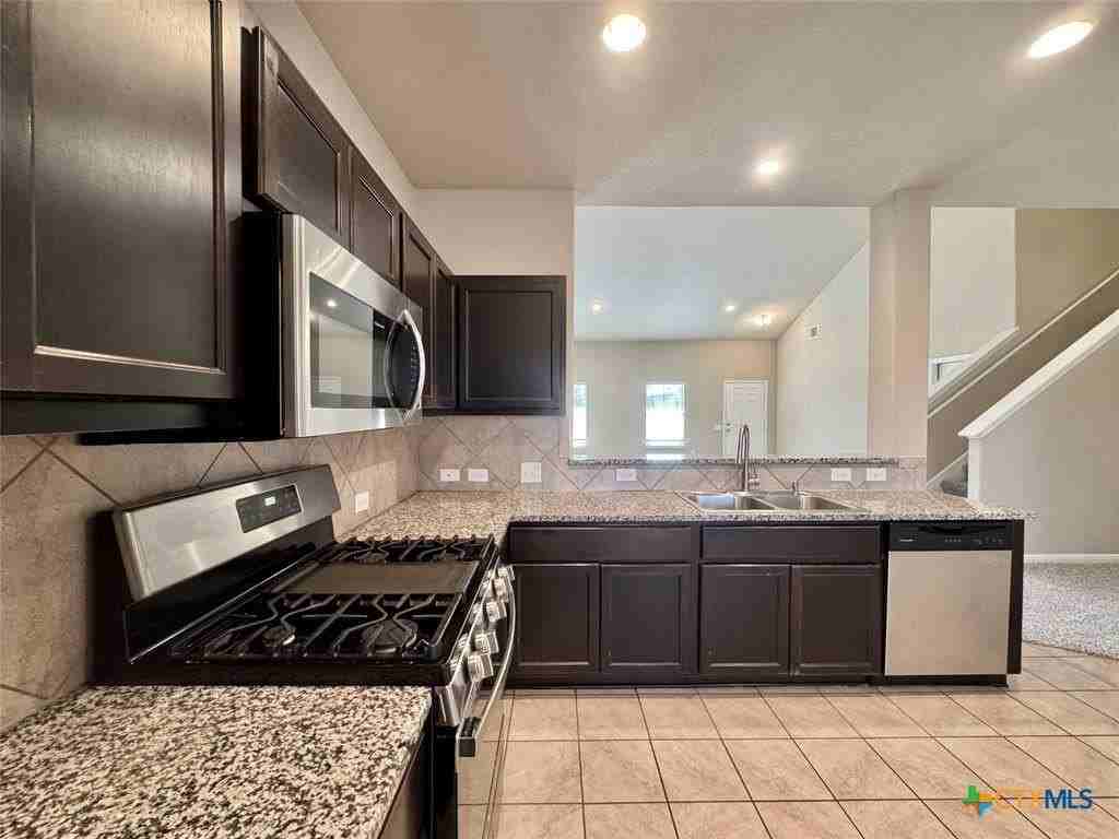 1521 Maier Dr - Photo 7 of 33