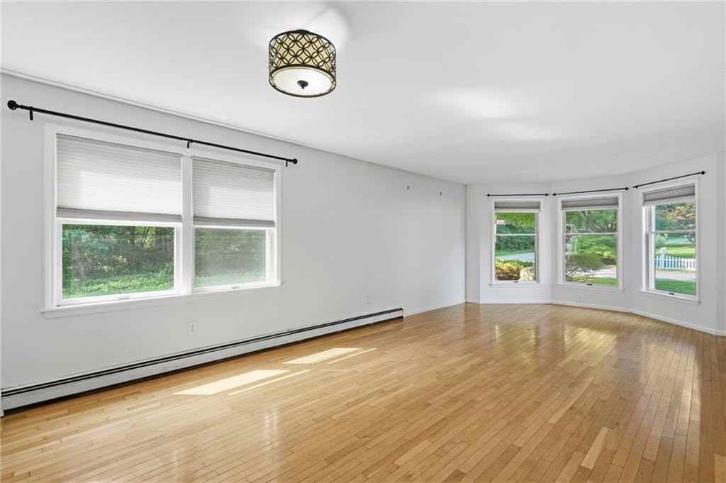 2 Lafayette Dr - Photo 5 of 34