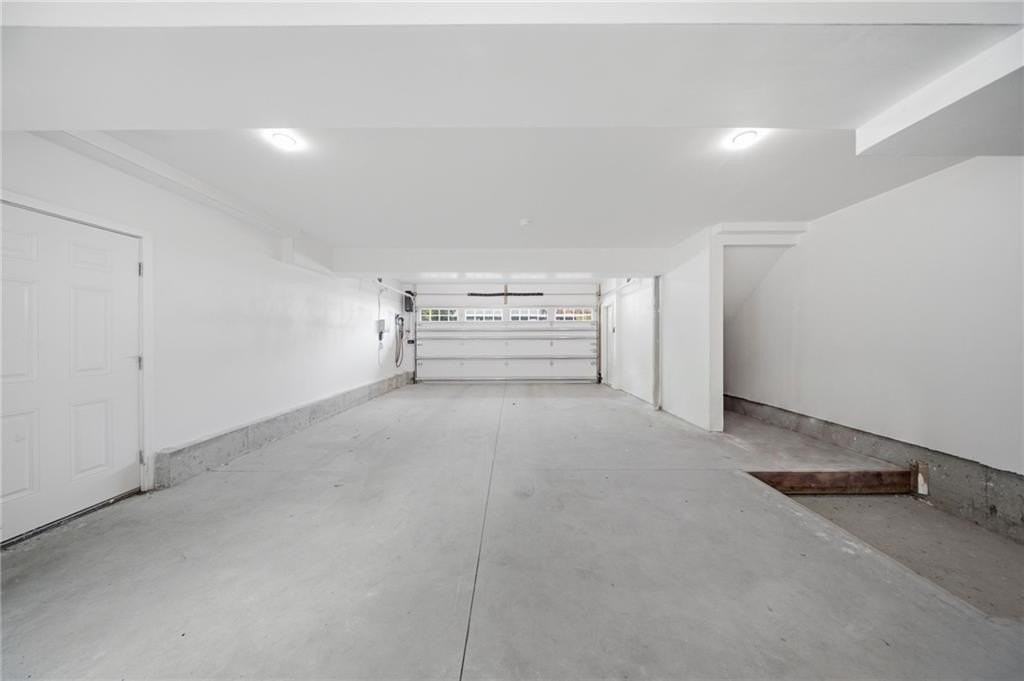 24 Wanda St #B - Photo 5 of 31