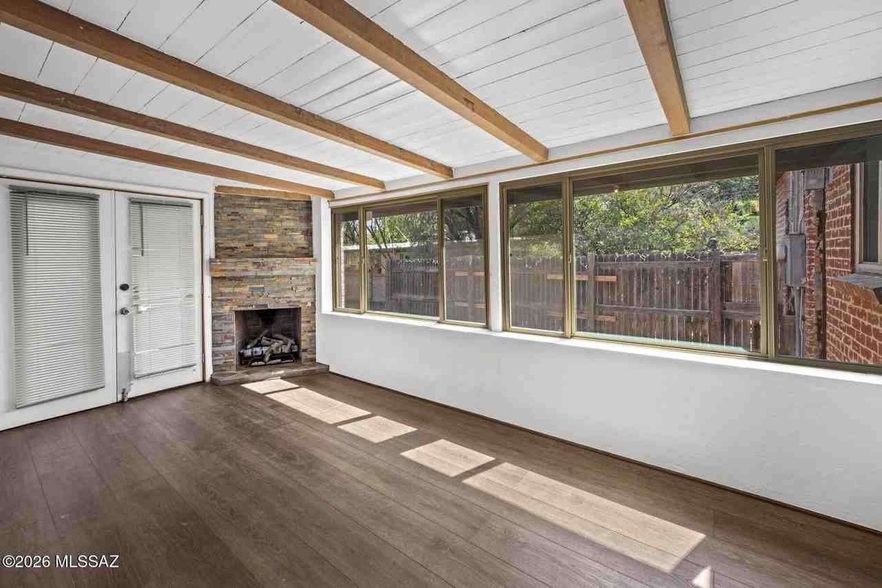 1202 N Tucson Blvd - Photo 3 of 32
