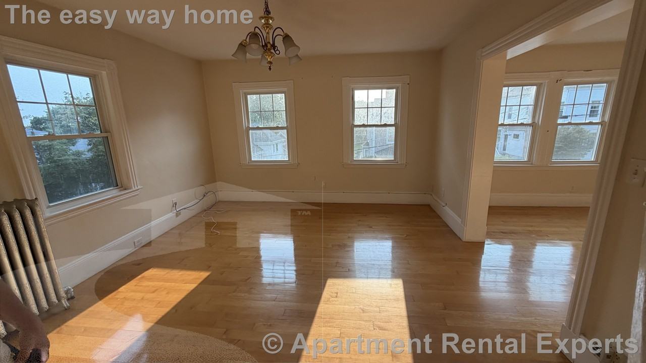 125 Allston St - Photo 4 of 14