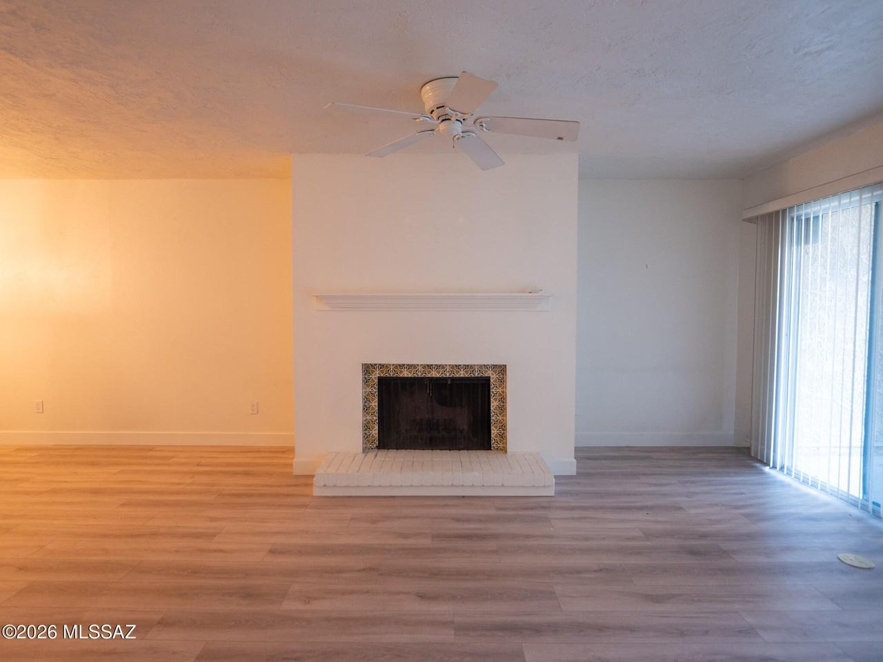 558 N Dodge Blvd - Photo 6 of 23