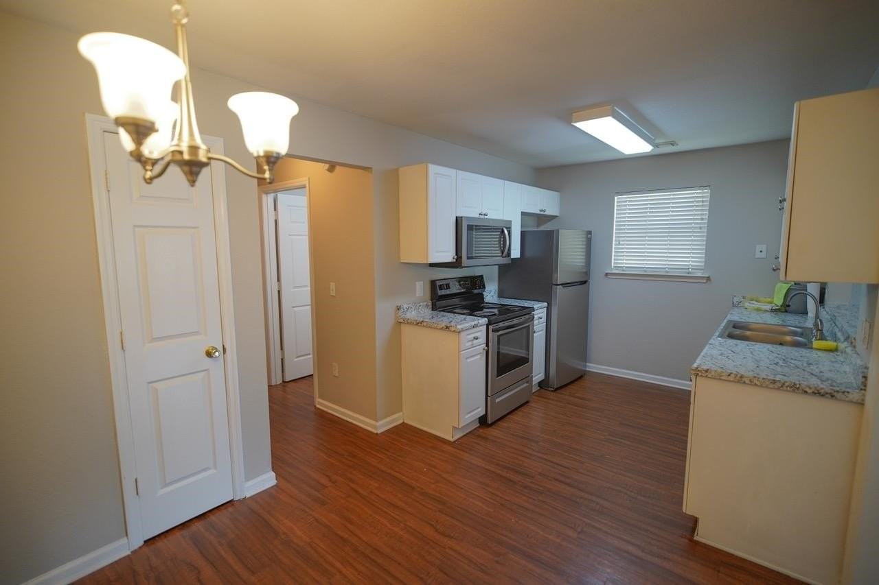 2788 Westbrook Ct - Photo 5 of 24