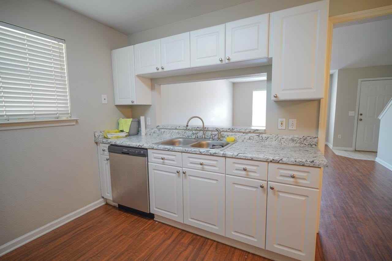 2788 Westbrook Ct - Photo 7 of 24