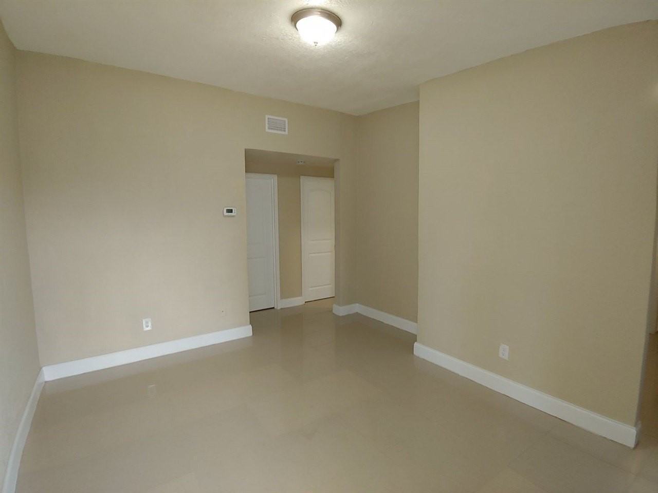 2351 Keith St - Photo 3 of 11