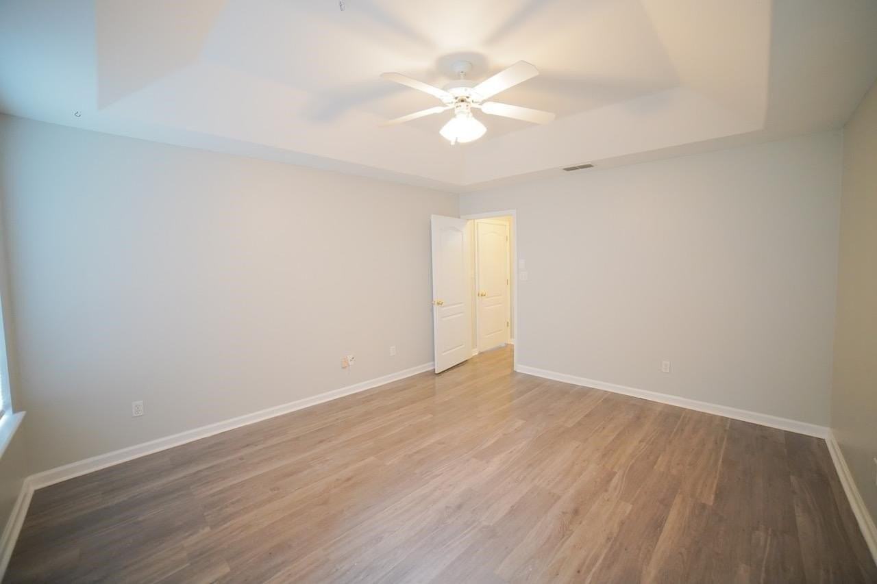 1060 Kingdom Dr - Photo 7 of 23