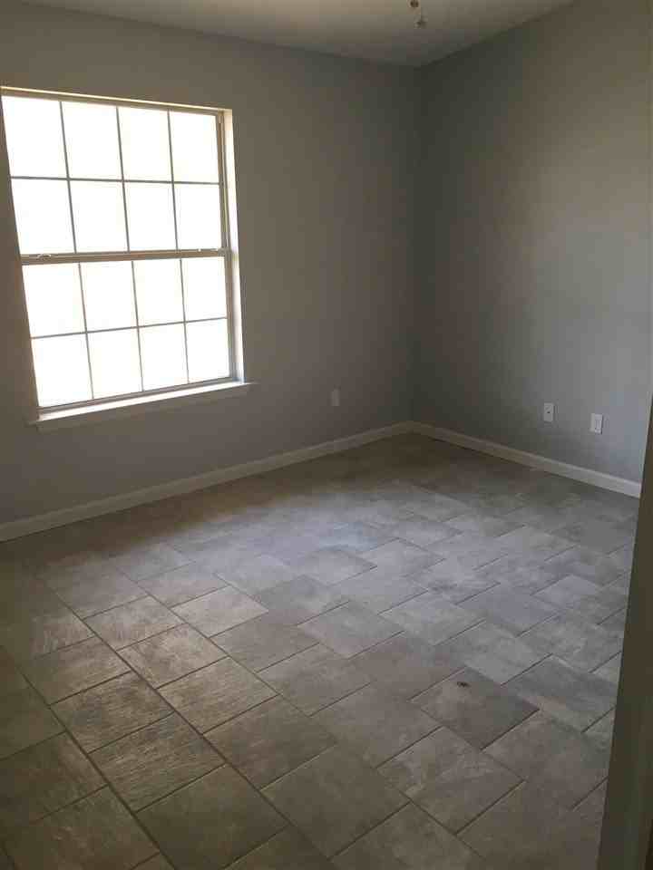 1599 Payne St - Photo 6 of 10