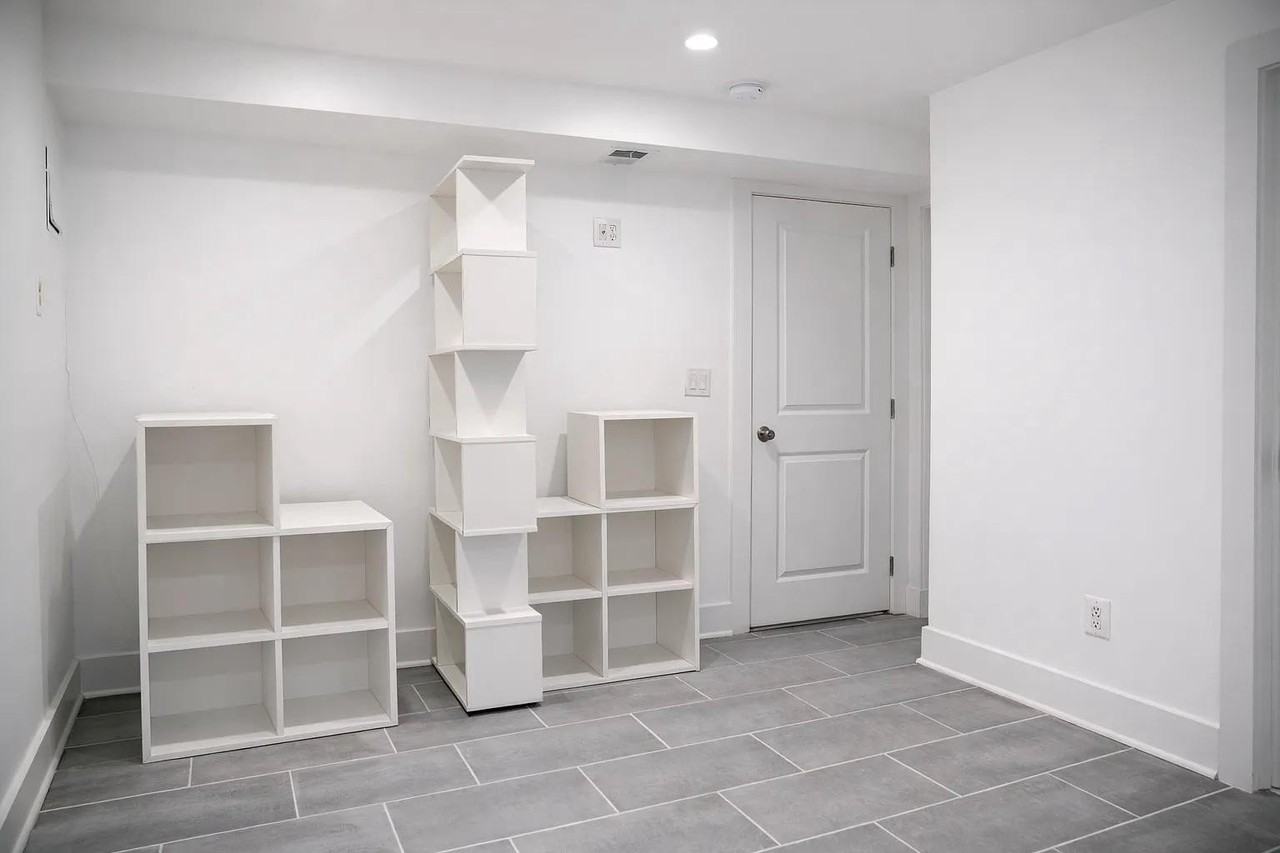 1633 Kalmia Rd Nw - Photo 4 of 14