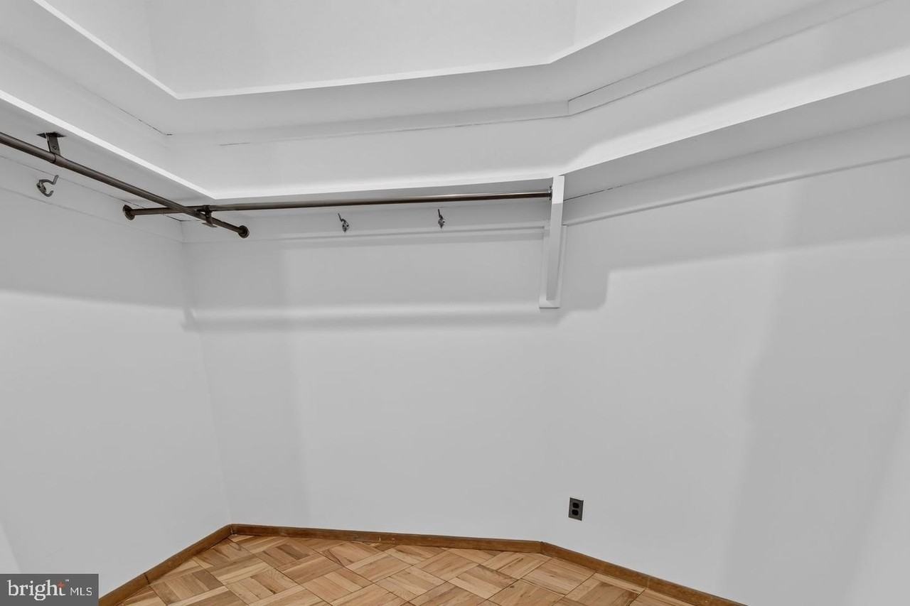 4200 Cathedral Ave Nw #312A - Photo 5 of 13