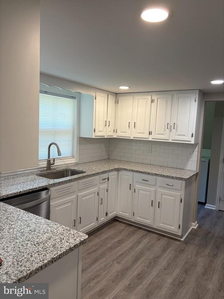 3176 Forrest Ave - Photo 4 of 16