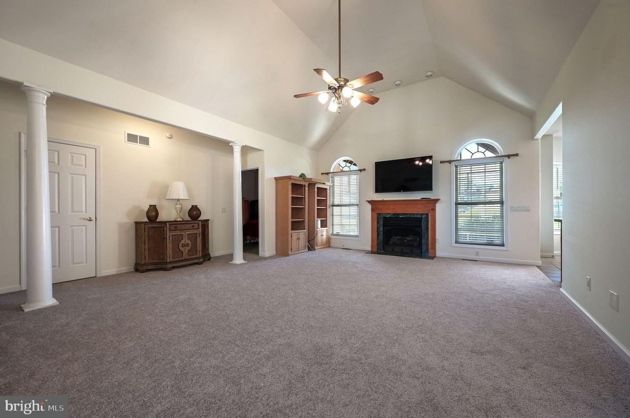 85 Redcrest Ct - Photo 2 of 20