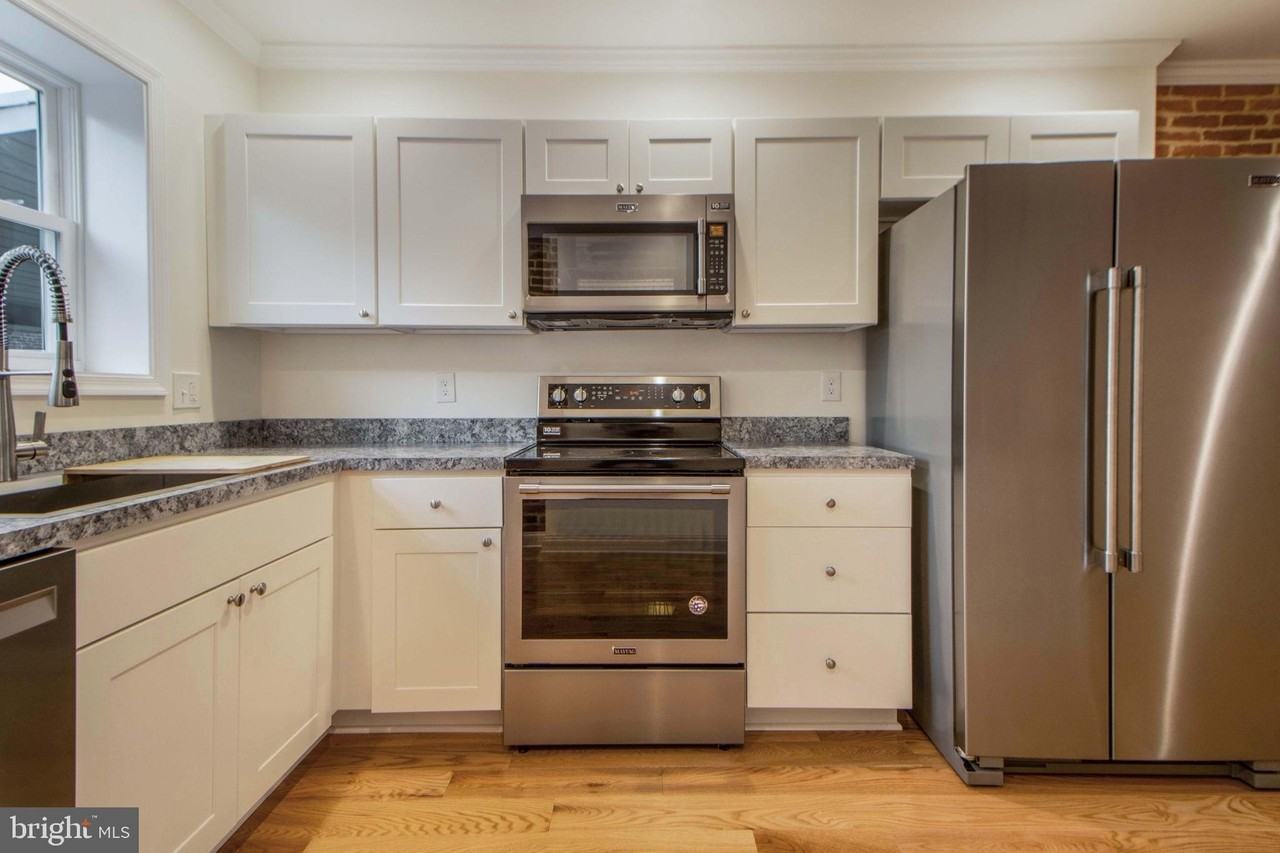 333 S Conkling St - Photo 2 of 34