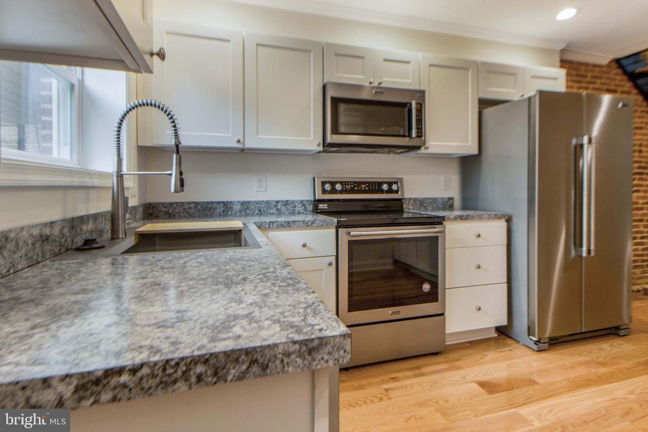 333 S Conkling St - Photo 5 of 34