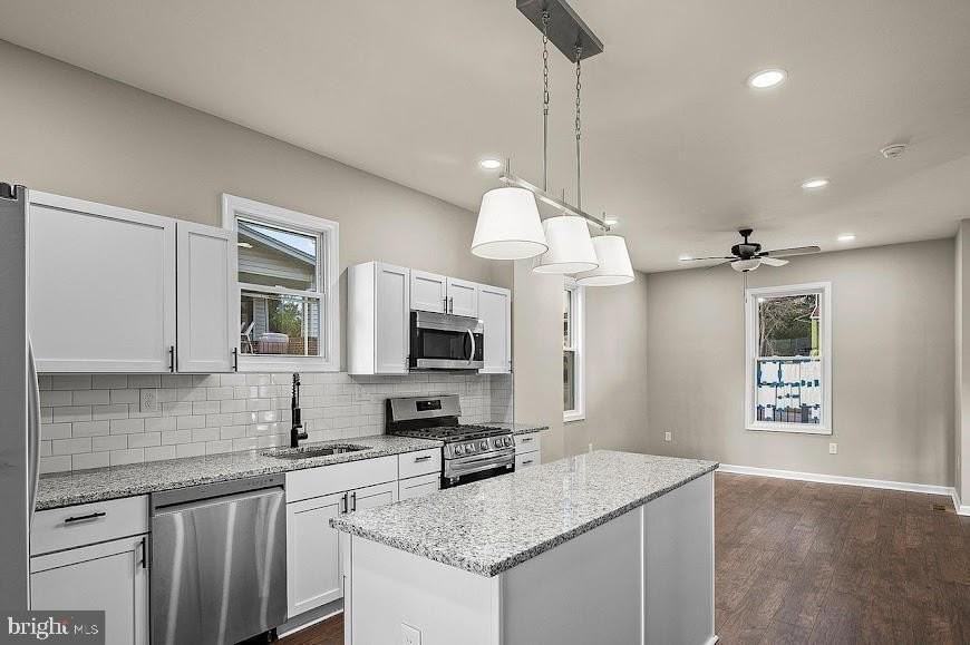 3909 Fleetwood Ave - Photo 4 of 20