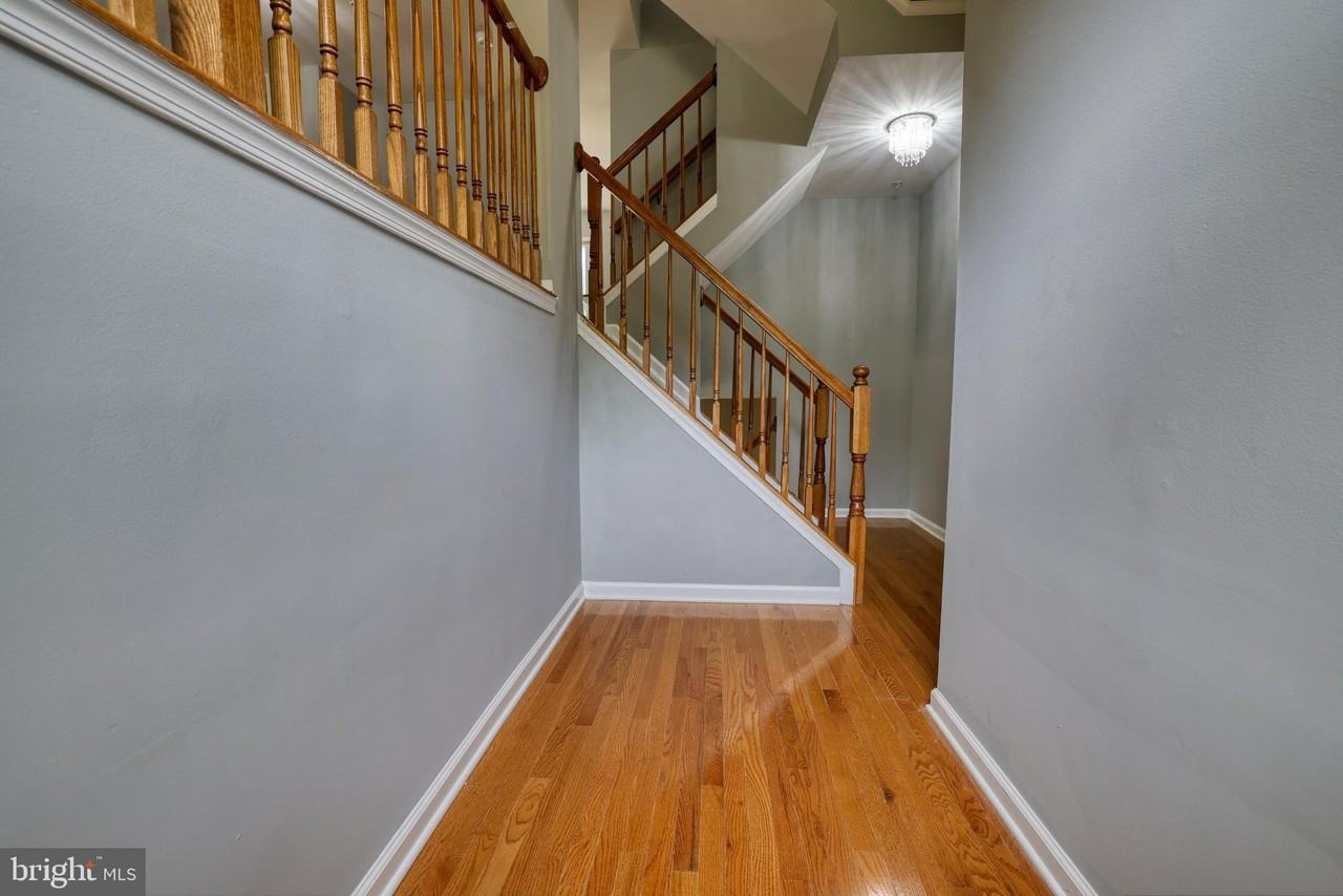30 Flaxleaf Ct - Photo 3 of 27