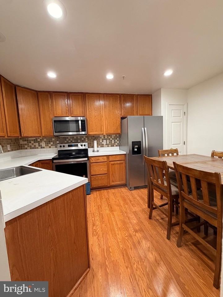 5707 Duke Ct - Photo 7 of 35