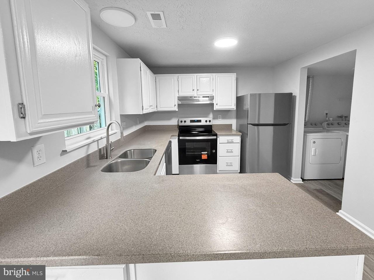 6723 Kernel Ct - Photo 3 of 15