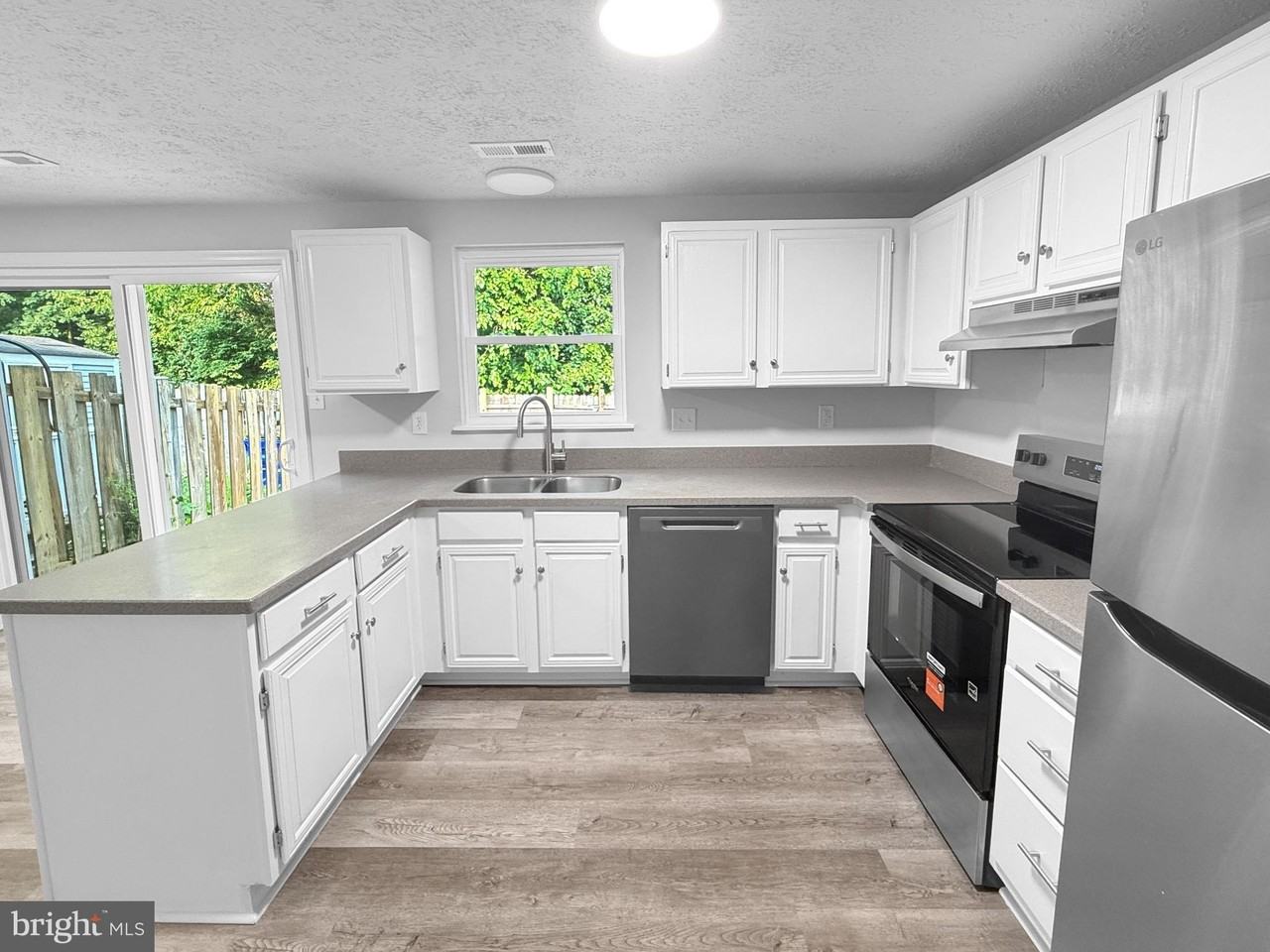 6723 Kernel Ct - Photo 4 of 15