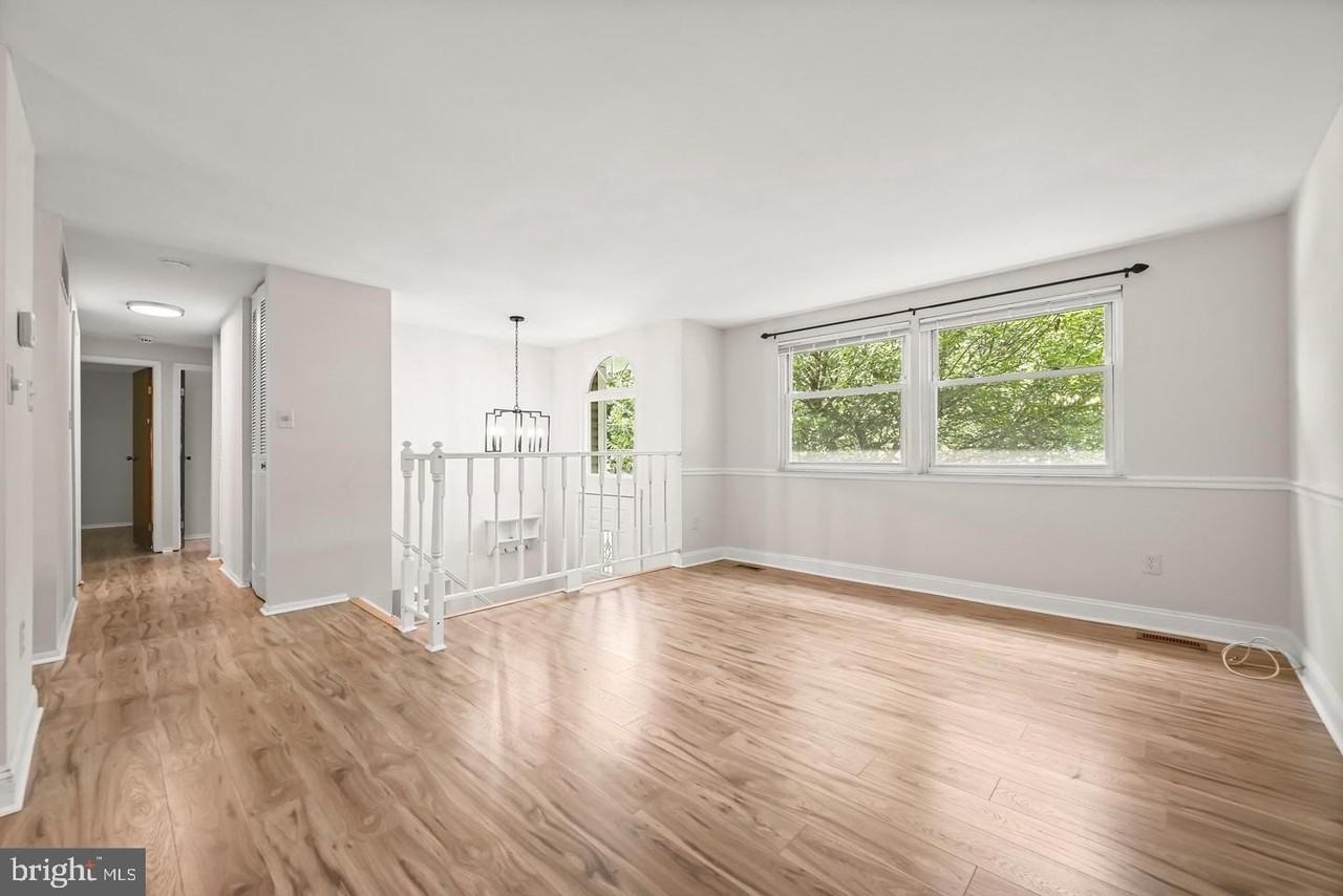 5435 The Bridle Path - Photo 4 of 38