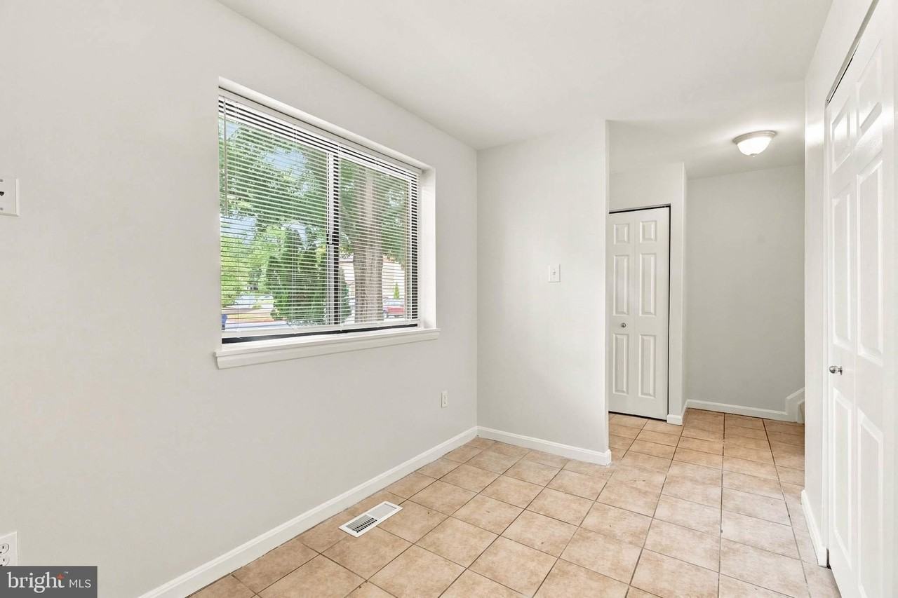 7138 Talisman Ln - Photo 3 of 24