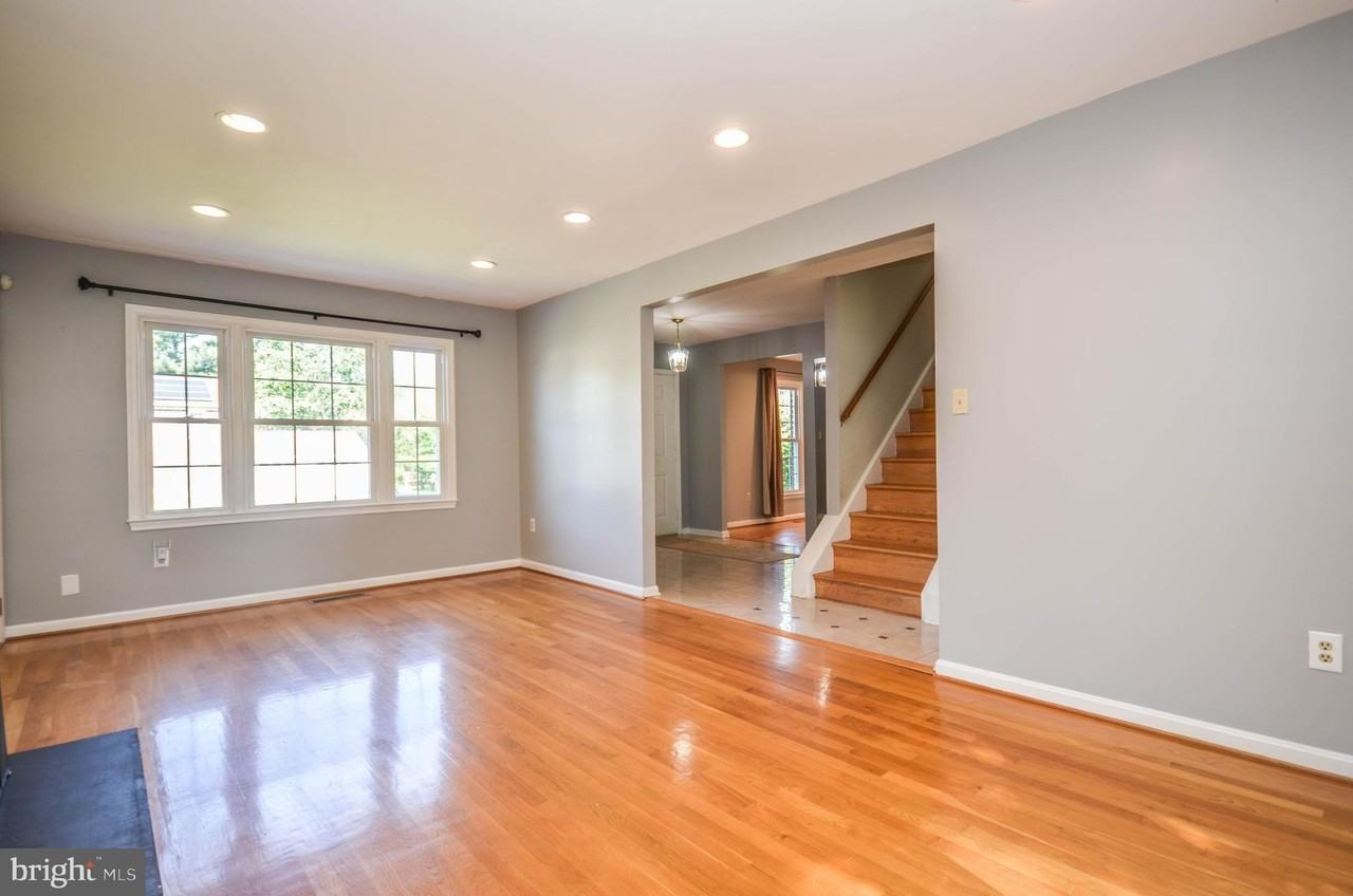 11309 Brandy Hall Ln - Photo 7 of 50
