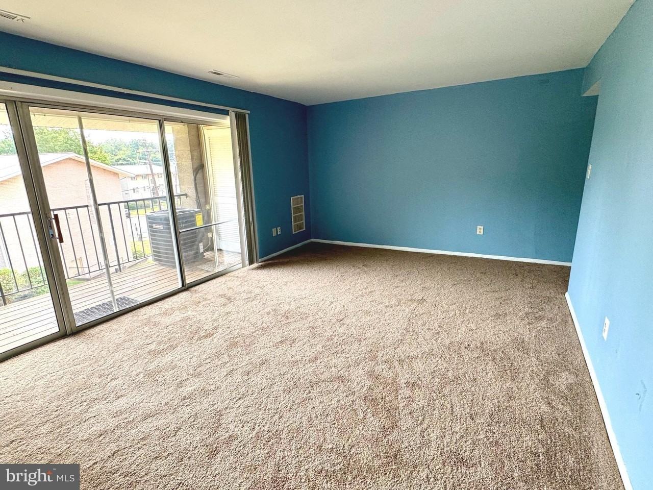 5444 85th Ave #201 - Photo 4 of 19