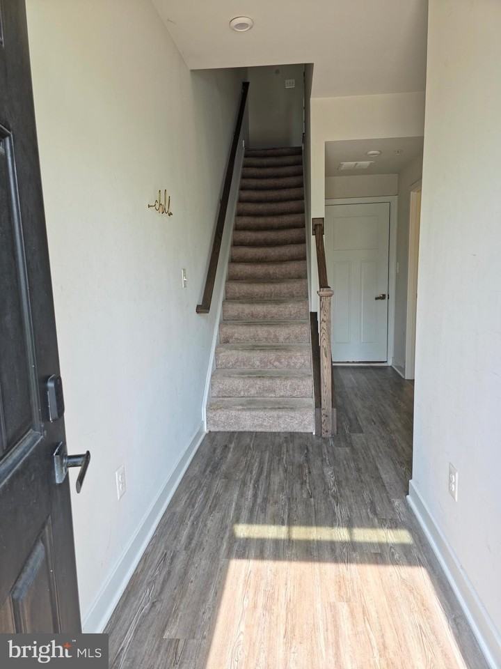 8304 Greenbelt Station Pkwy - Photo 2 of 27