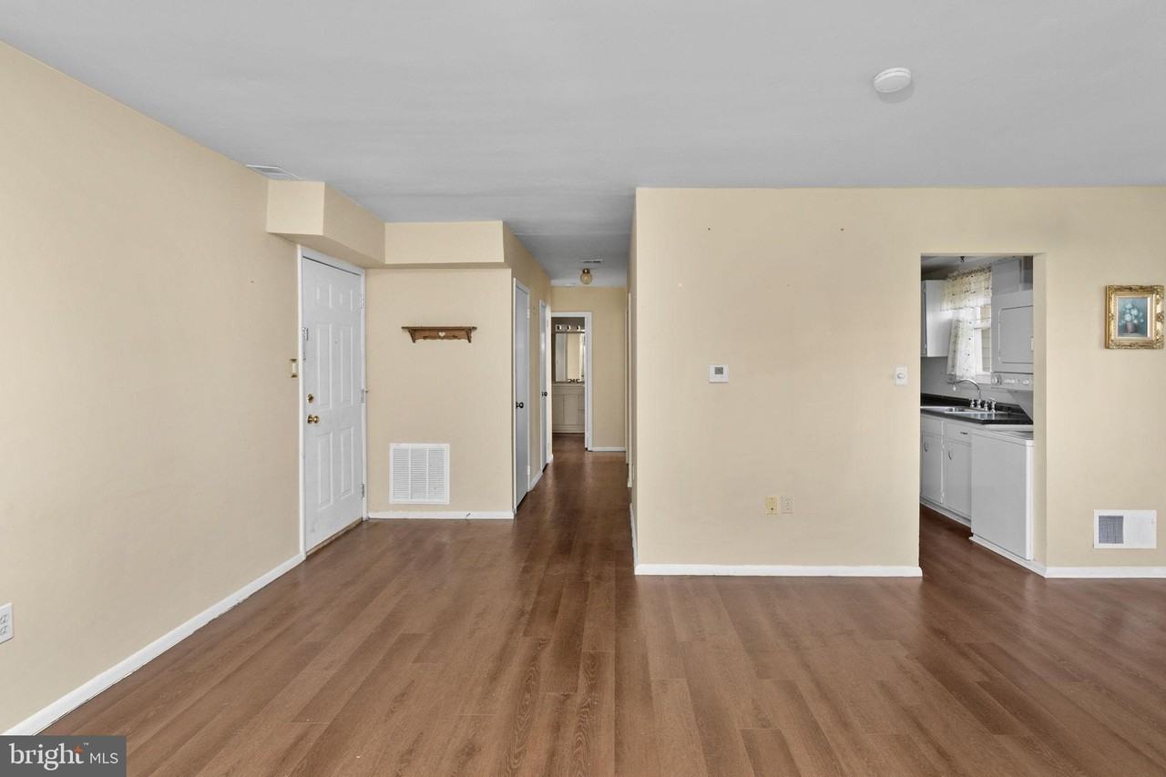 14--4 FLORENCE TOLLGATE Place - Photo 3 of 12