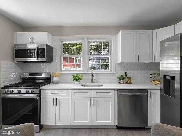 217 Chestnut St - Photo 5 of 11
