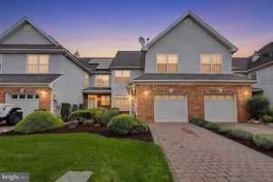 featured image of 16 Shelley Cir
