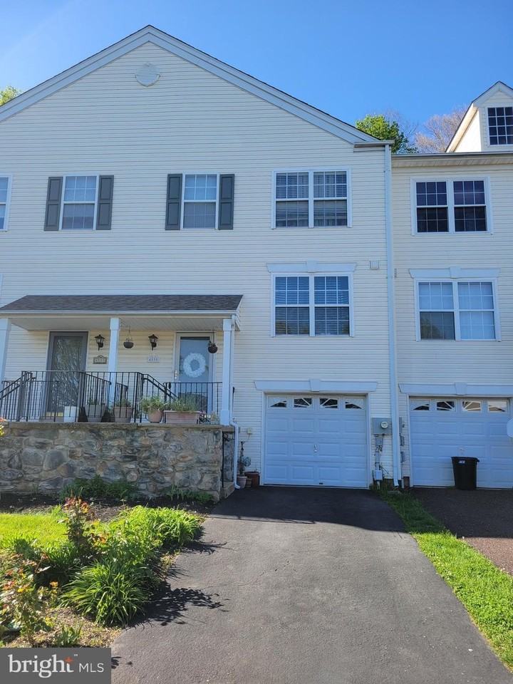 4590 Louise Saint Claire Dr