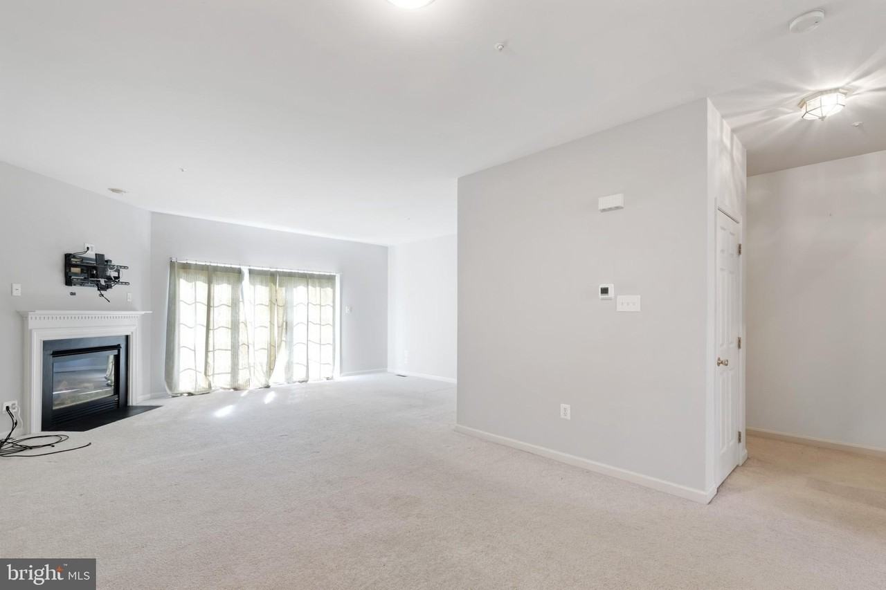 237 Jefferson Ave - Photo 3 of 29