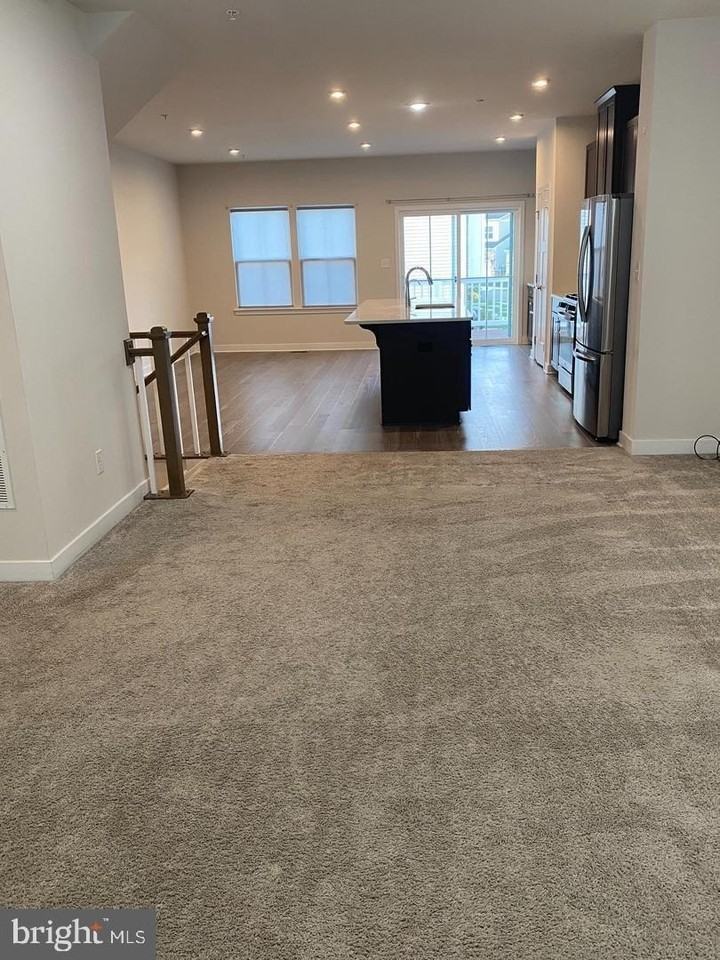 619 Holywell Dr - Photo 7 of 15