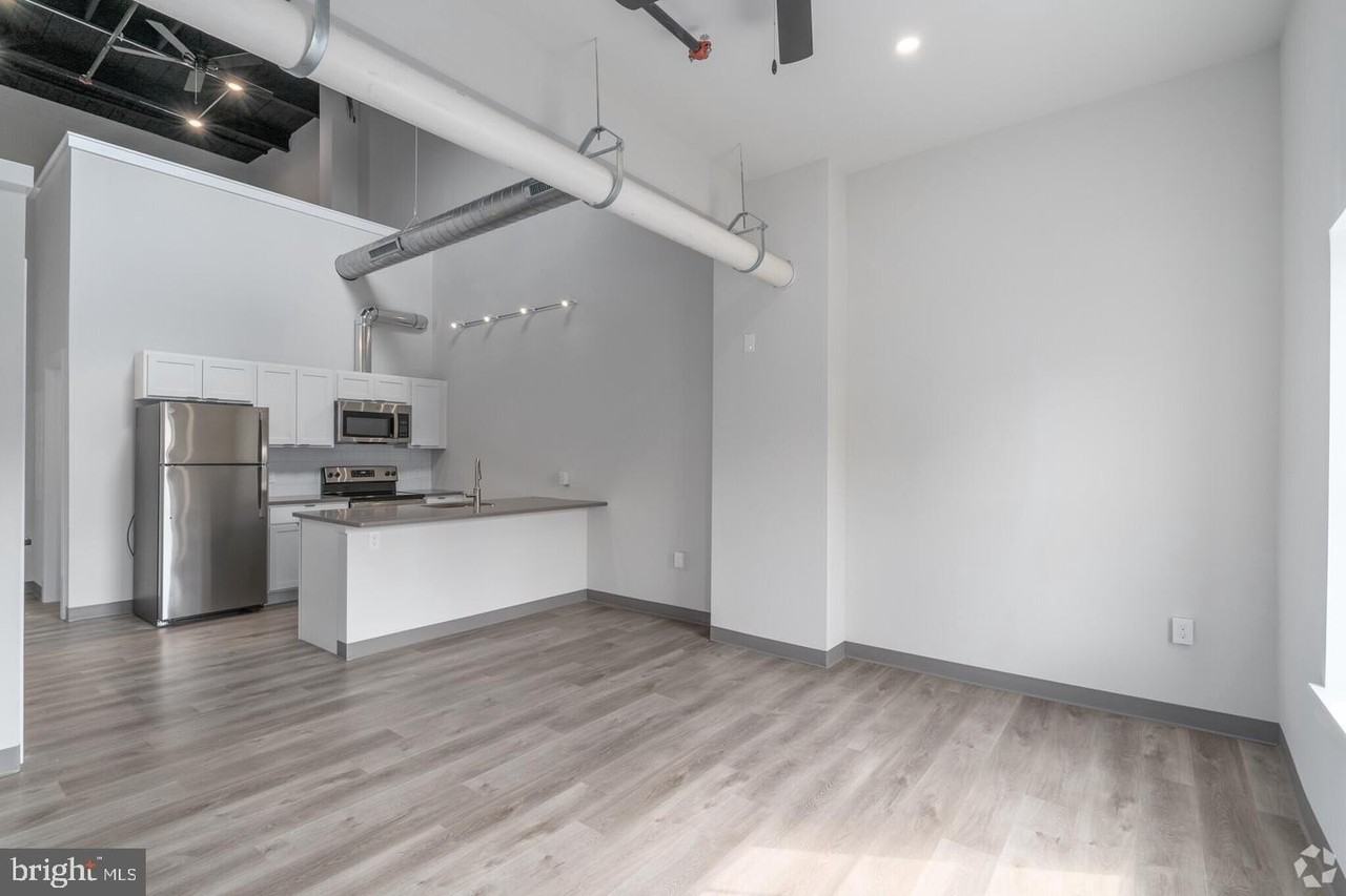 224 Hall St #11 - Photo 5 of 20
