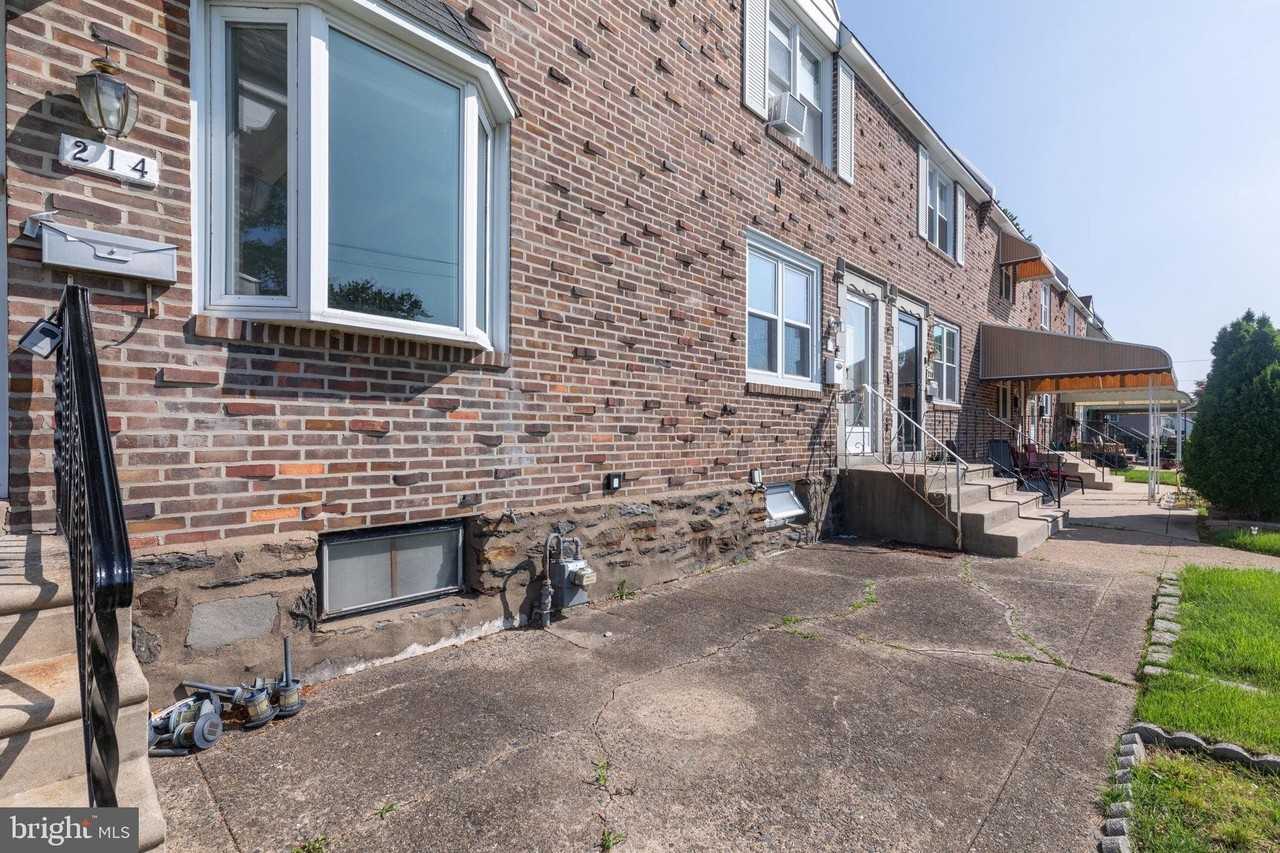 214 Westbridge Rd - Photo 3 of 21