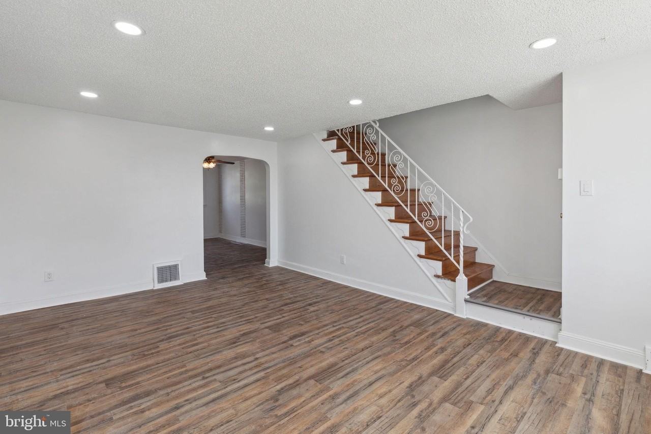 214 Westbridge Rd - Photo 4 of 21