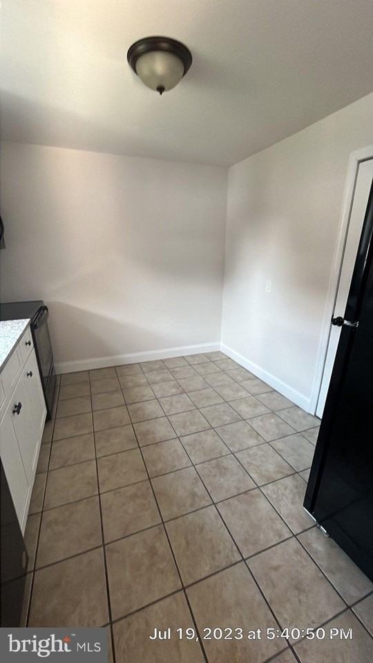566 E High St #6 - Photo 3 of 7