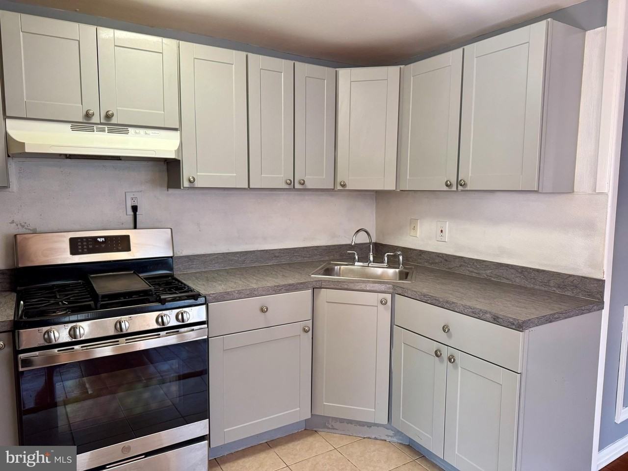 1323 E Upsal St #1 - Photo 6 of 18