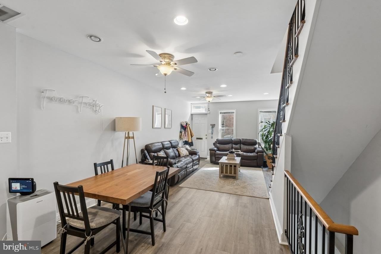2139 Montrose St - Photo 4 of 24